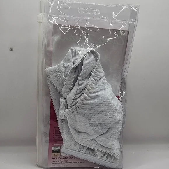 New- Carole Martin 38 B-DD White Front Closure Wireless Comfort Bra - Picture 2 of 2